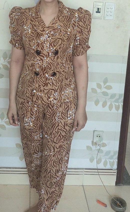 Sét bộ cổ vest phối nút siêu sang
