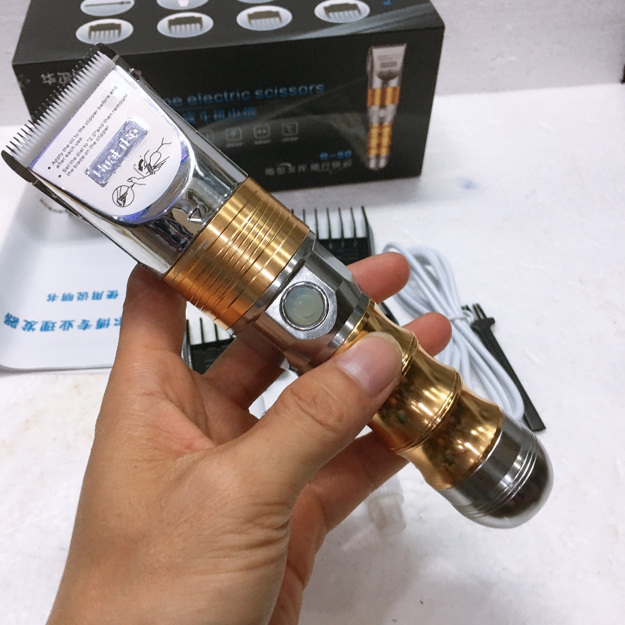 Tông đơ cắt tóc chuyển nghiệp pin khủng B60