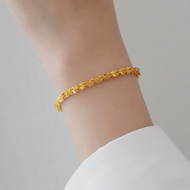 Lắc tay titan nữ kiểu đuôi phụng sáng màu sang trọng không đen gỉ