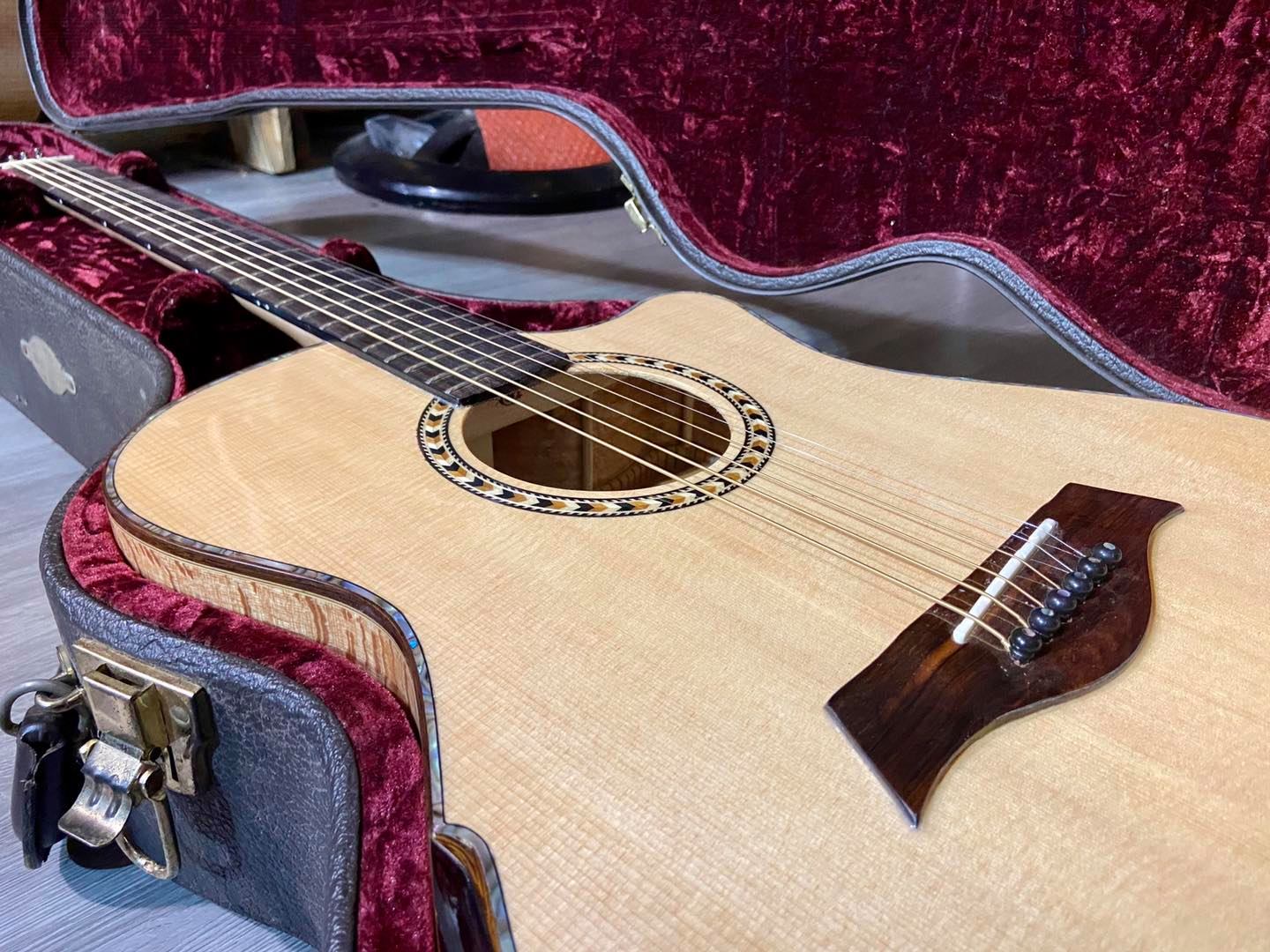 [HCM]Đàn Guitar Acoustic Gỗ Sồi Pháp full solid Bảo hành 24 tháng
