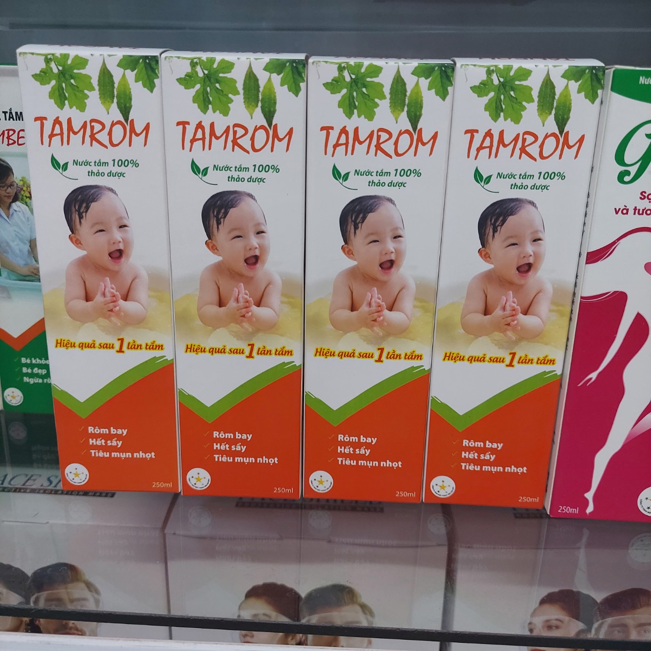 Nước tắm thảo dược hết rôm sẩy cho bé tamrom 250ml.