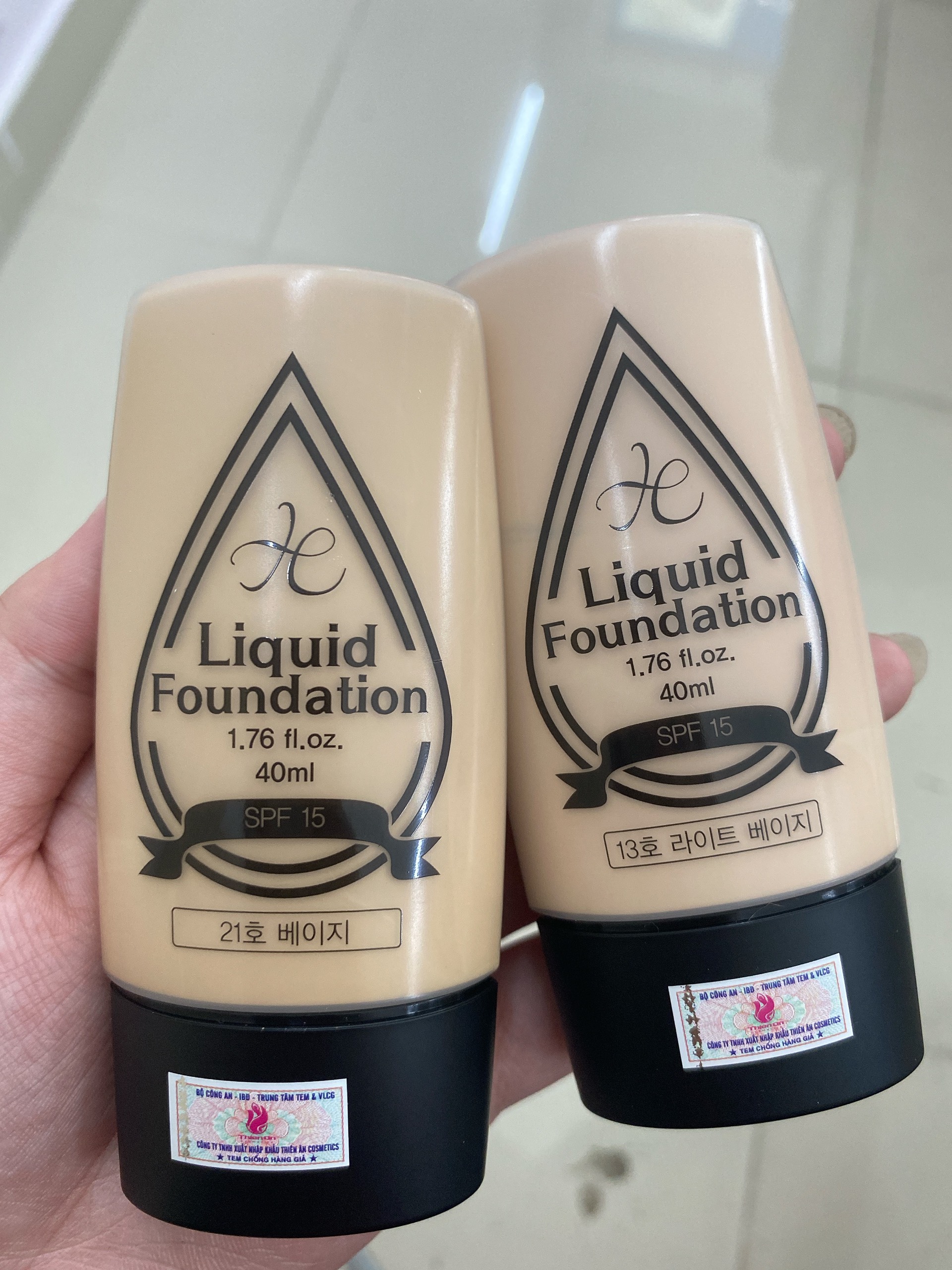 KEM NỀN TRANG ĐIỂM HELEN DẠNG TUÝP 40ML