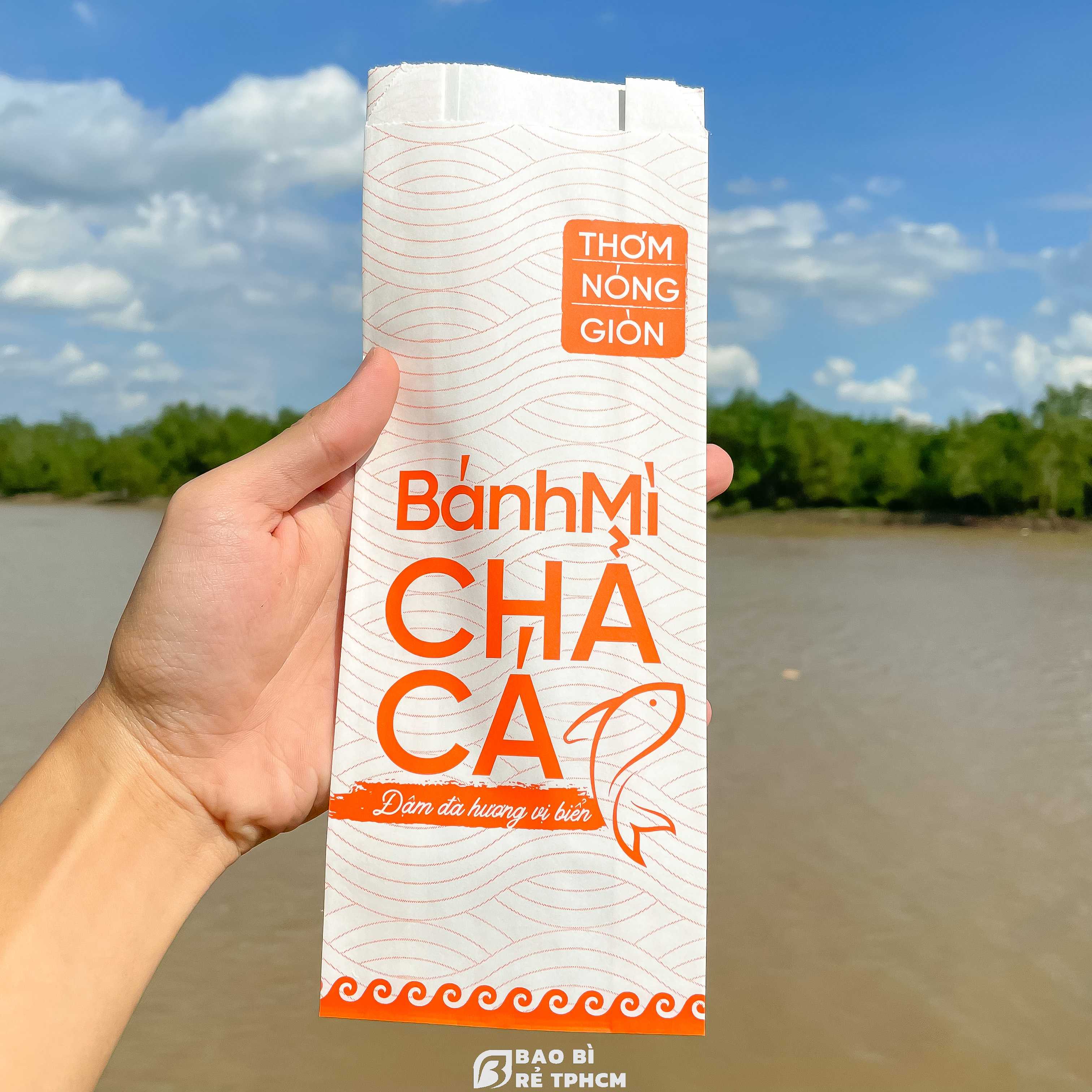 Túi Giấy Đựng Bánh Mì Chả Cá Cam 500 Túi