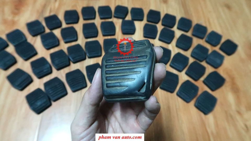 Cao su côn,phanh Ford Transit giá rẻ Phạm Văn Auto 1 cái