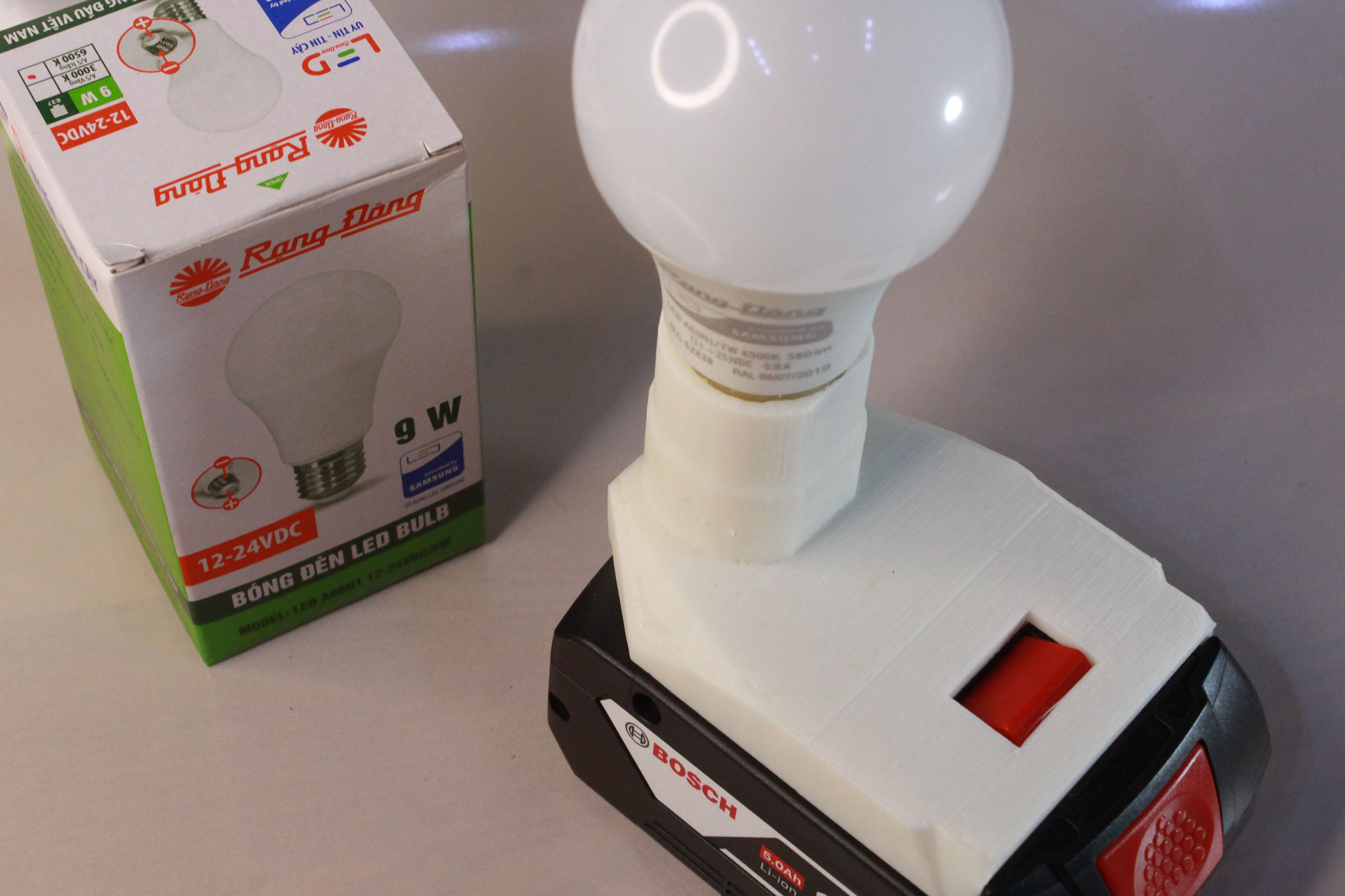 Đèn led thắp sáng dùng pin B.osch 18v