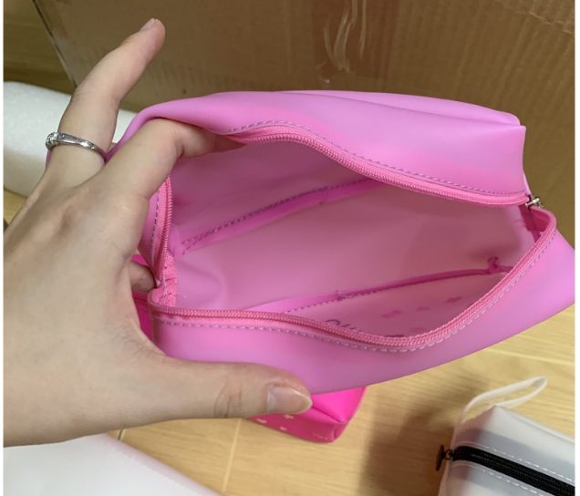 [HCM]BÓP VIẾT SILICON HELLO KITTY