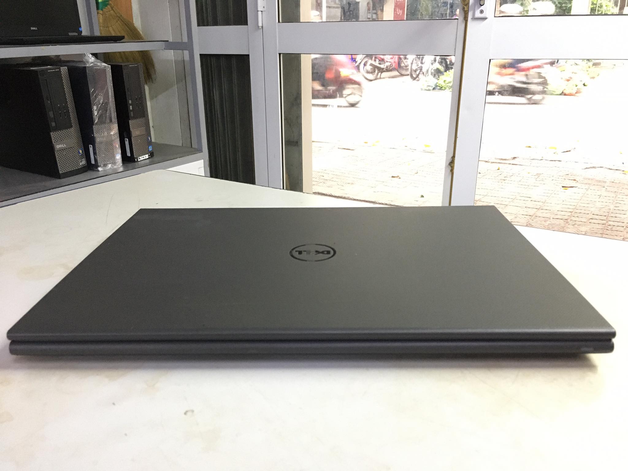 Dell Vostro 3549
