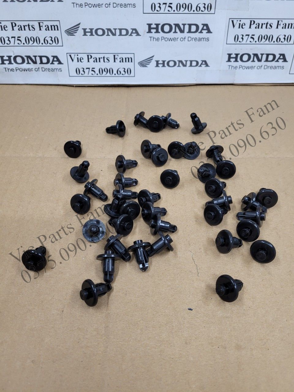 Nút kẹp, nút bấm TO dàn áo xe Honda