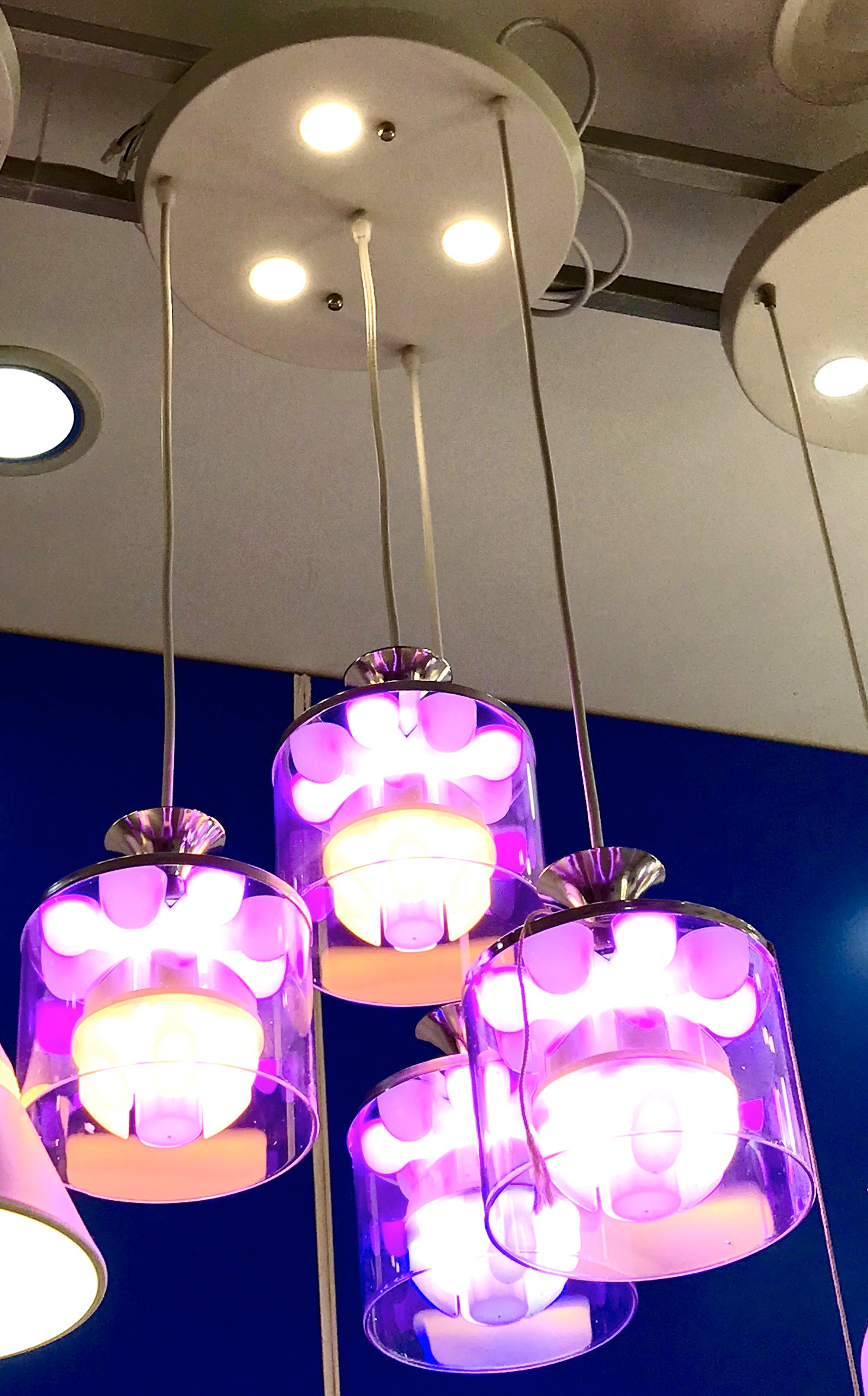 Đèn LED thả trần 4 bóng đa màu