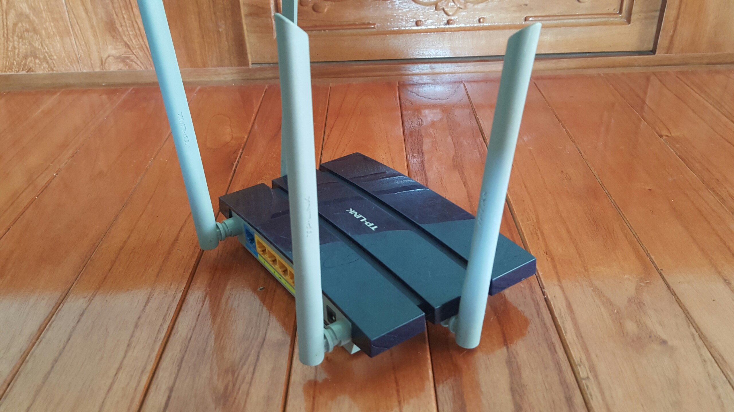 Wifi 4 râu TpLink WDR3320