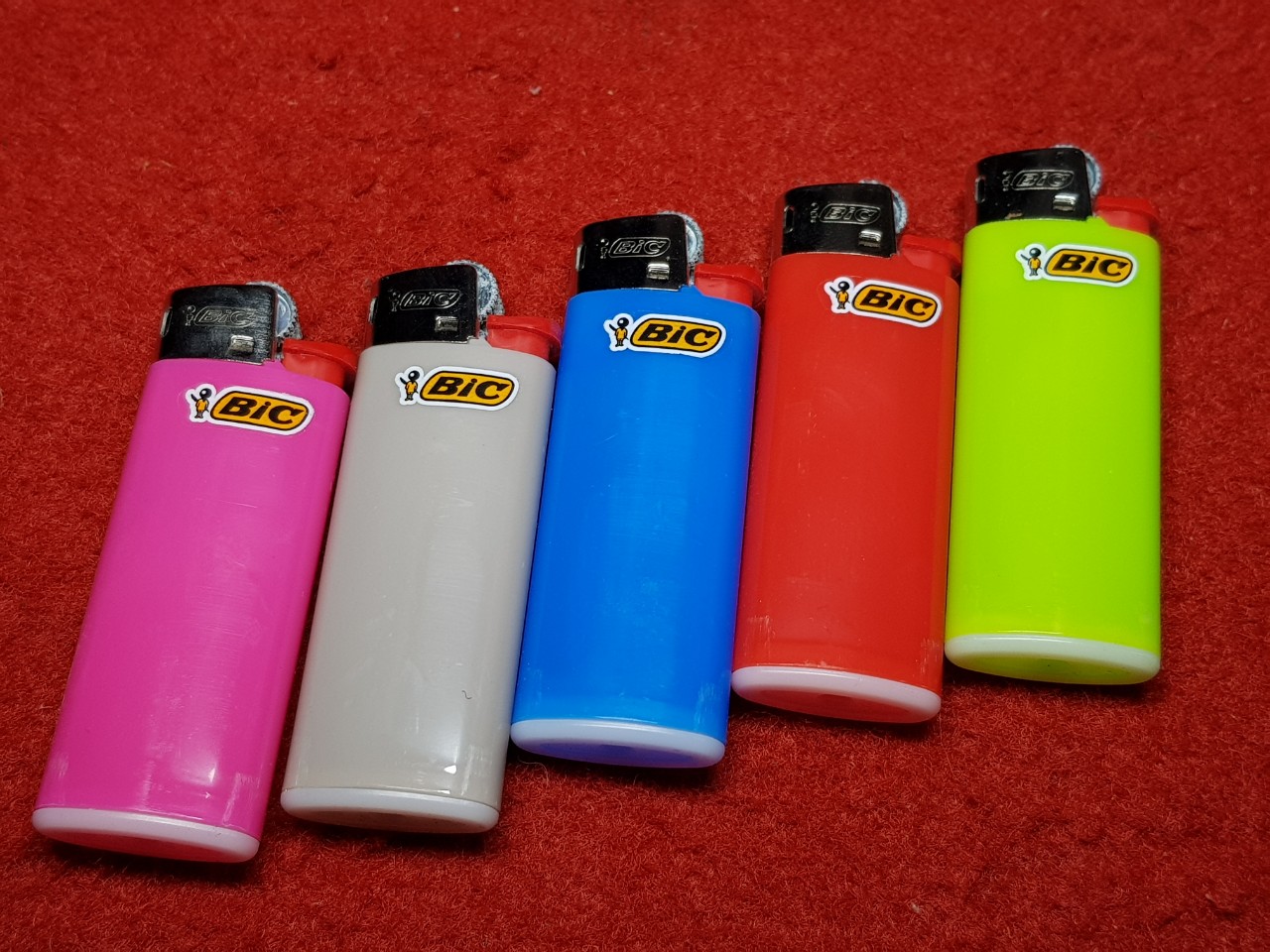 Bật lửa Bic J5 mini, Bật Lửa Gas Đá Bic J5 mini Lighter J5 ( Nhiều Màu - Lửa Thường - Xài Gas ) Giá Bán 1 Hộp ( 50 chiếc)