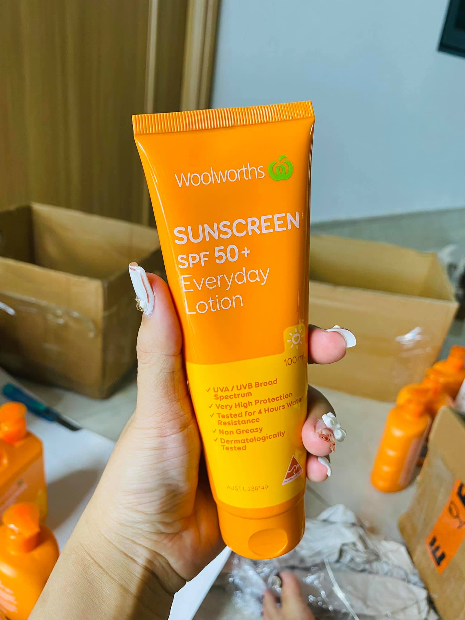 Kem Chống Nắng Woolworths SPF50+