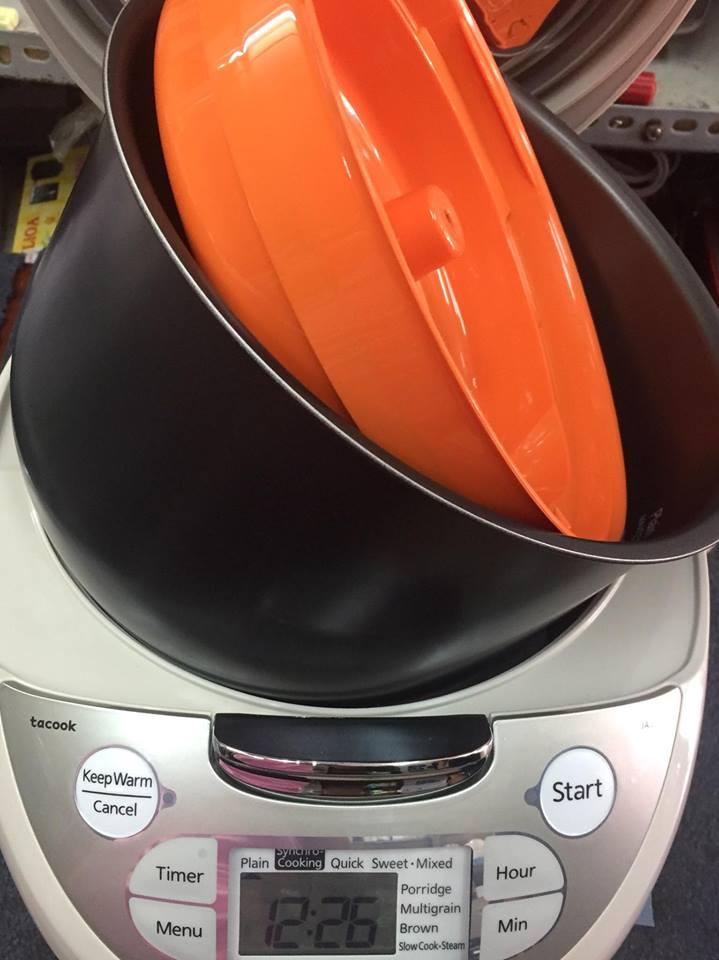 (Hình thật tự chụp cho khách xem) Nồi Cơm Điện Tử Tiger JAX-S18W - 1.8L