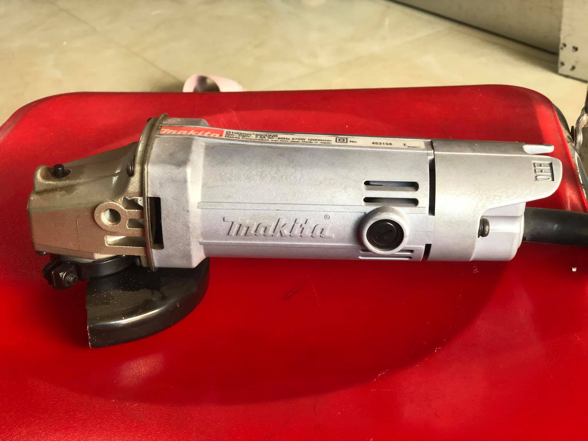 Máy mài góc Makita 9500NB