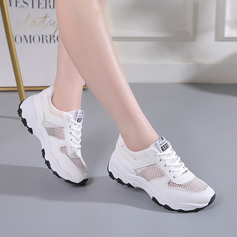 Mùa xuân và mùa hè giày lưới nhỏ màu trắng thoáng khí giày thể thao thông thường của phụ nữ phiên bản Hàn Quốc của học sinh trung học cơ sở giày nội trú giày chạy bộ nữ