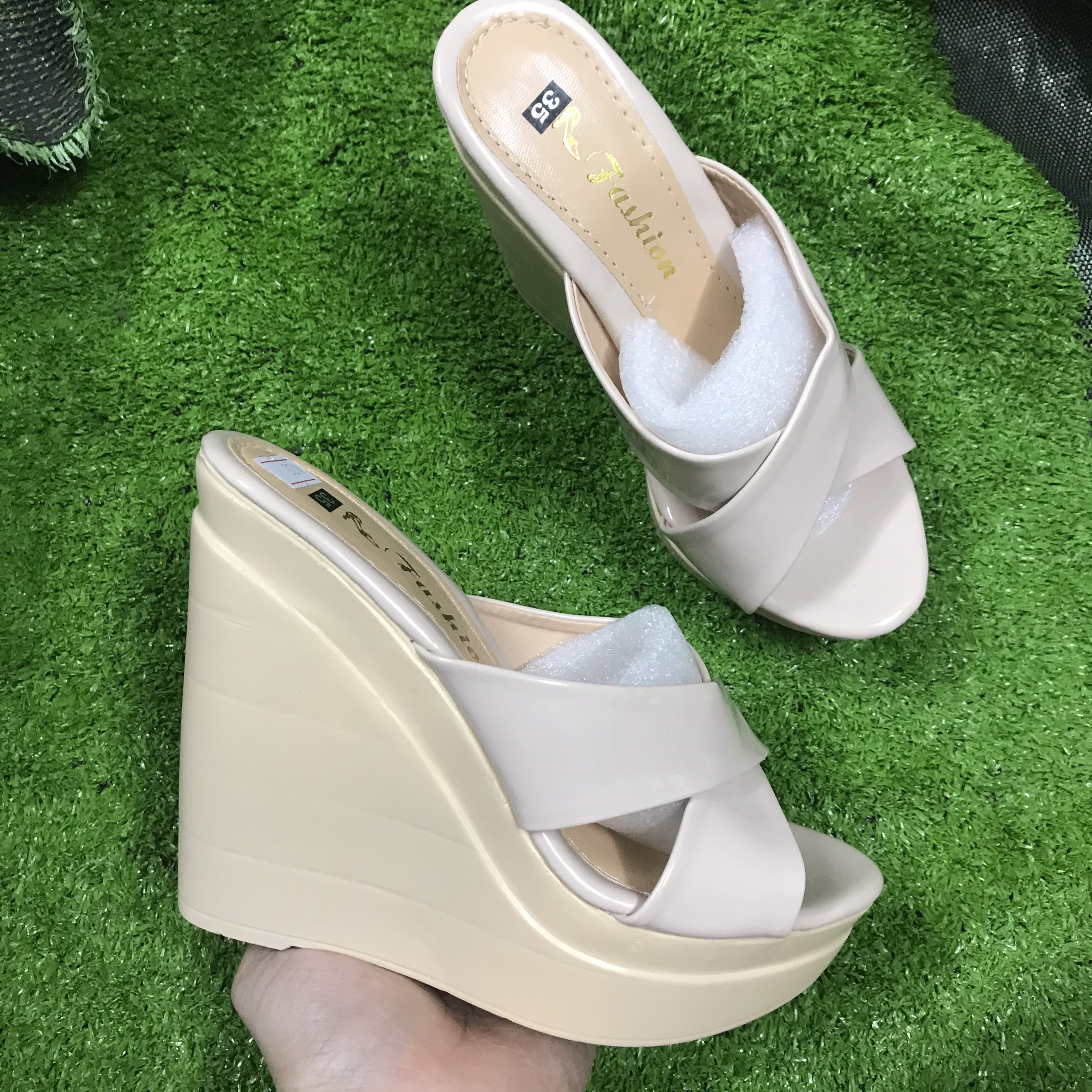 [HCM]Dép xuồng 12p quai chéo ms39