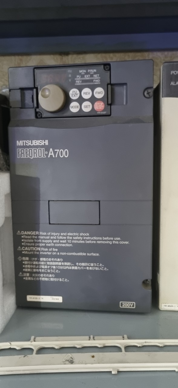 Japanese Inverter 3.7Kw 220V Input 1 Phase 220V Output 3 Phase 220V Used for 3 Phase Motor