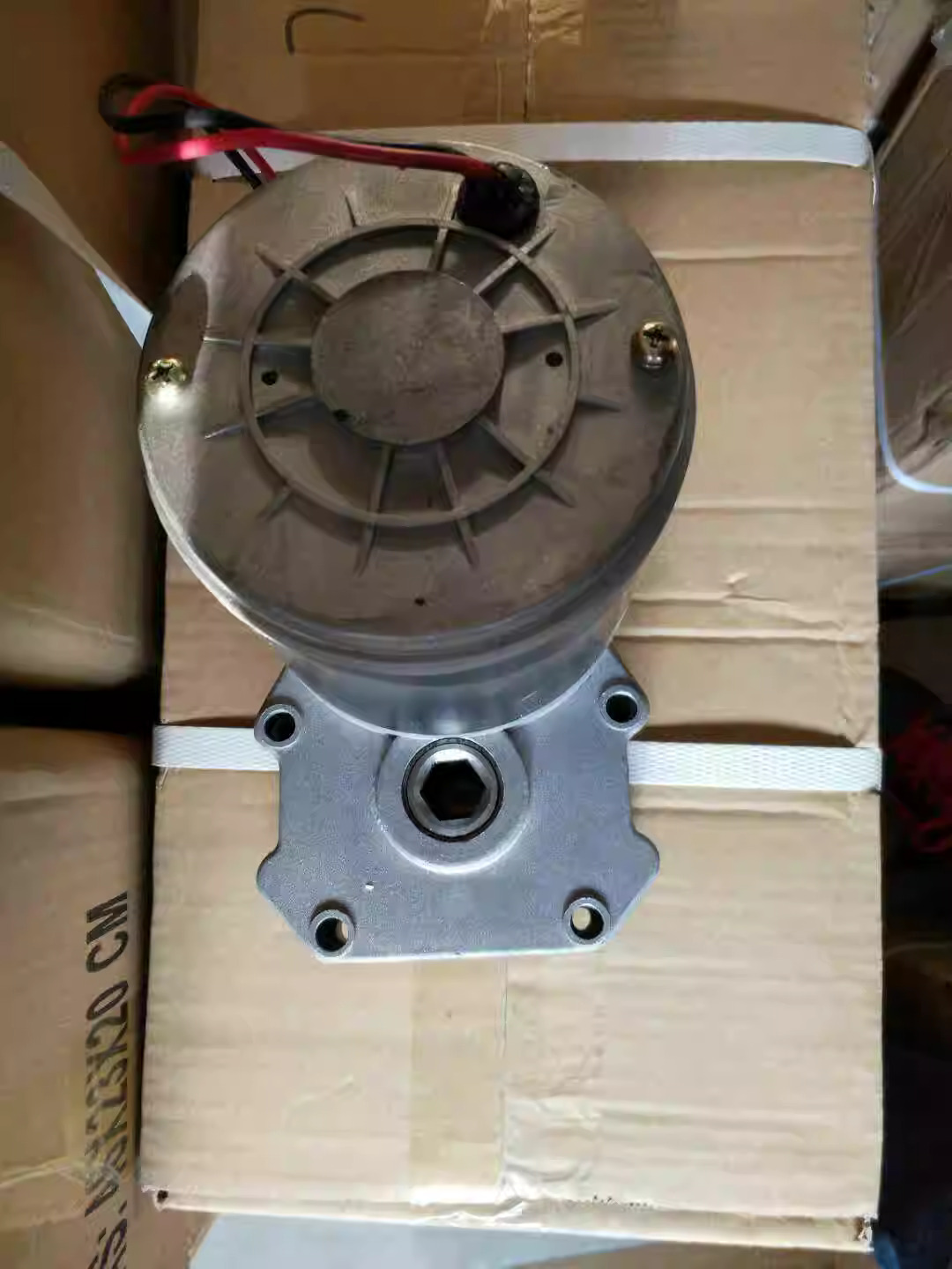 Motor giảm tốc 12V 600W