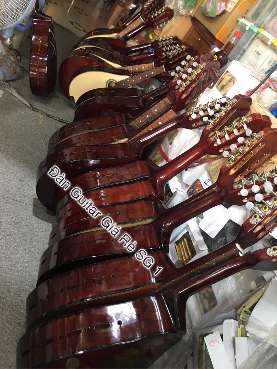[HCM]Đàn Mandolin có đúp hông