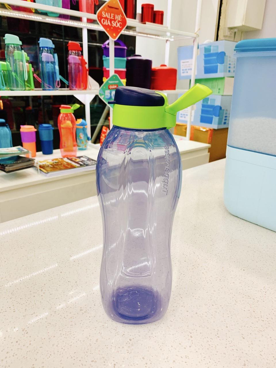 Bình nước Tupperware Eco bottle 1.5L (xanh, đỏ)