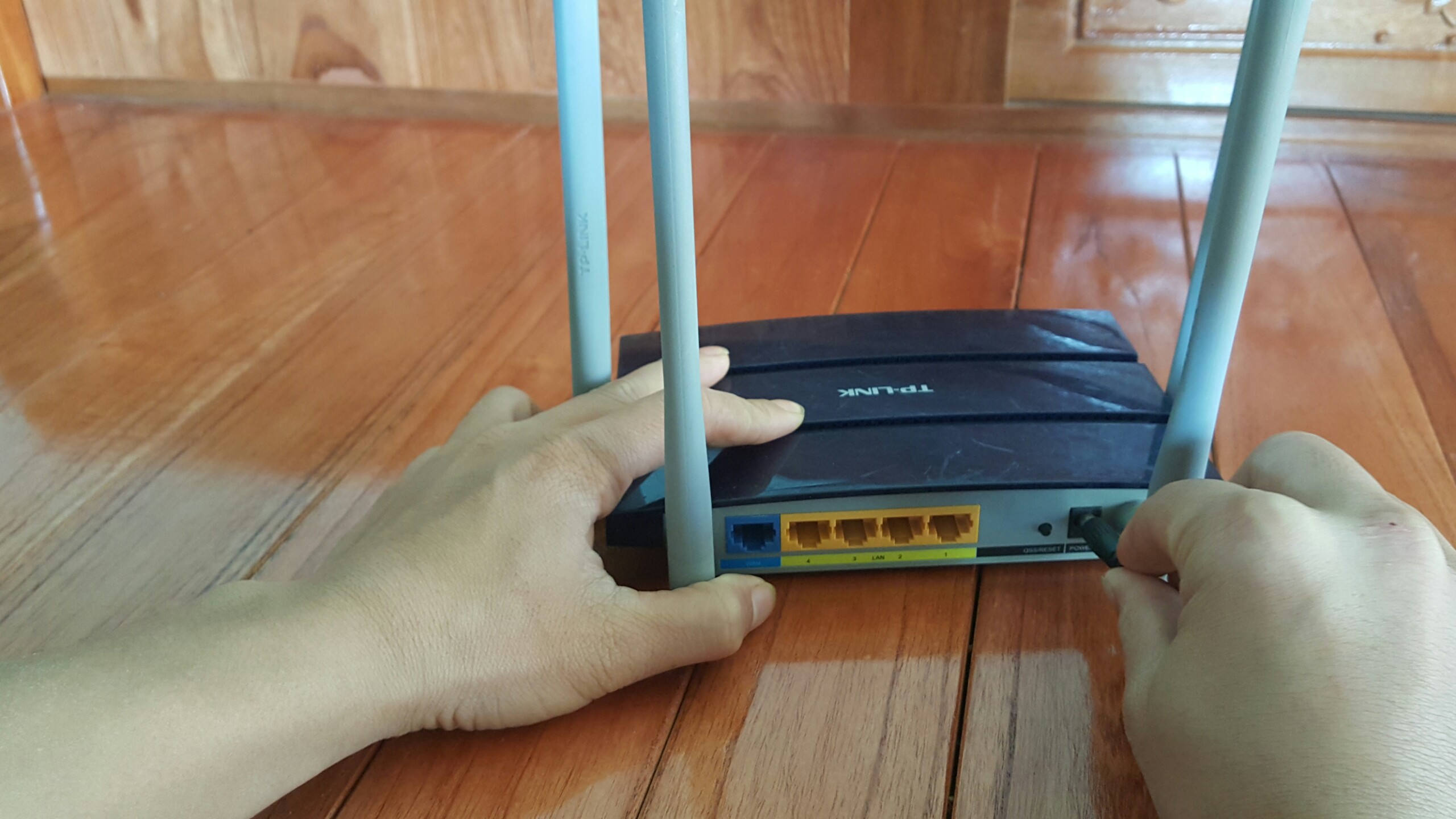 Wifi 4 râu TpLink WDR3320