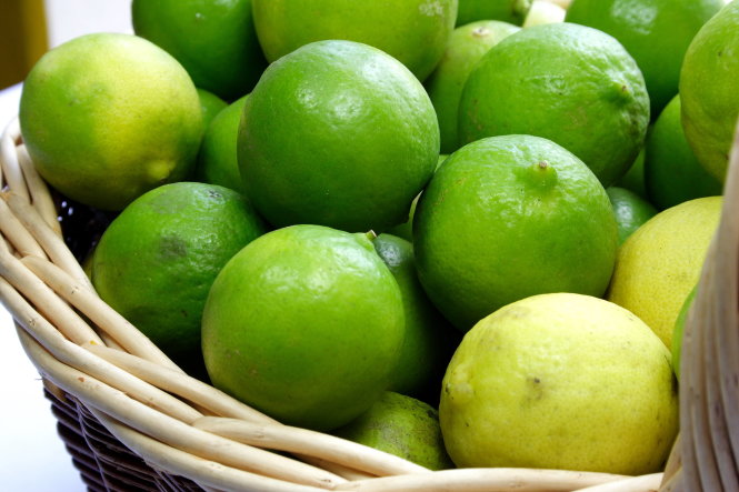 Chanh không hạt trái to, giá bình ổn 1kg