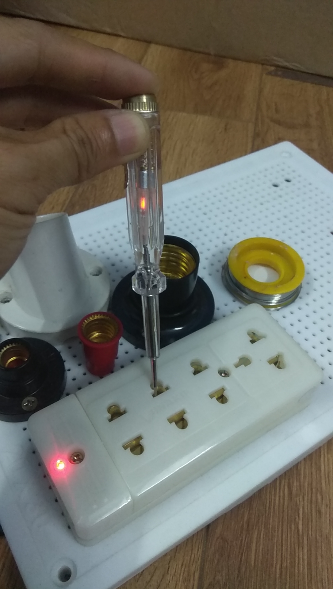 HỘP 12 BÚT THỬ ĐIỆN TIỆN DỤNG đa năng an toàn