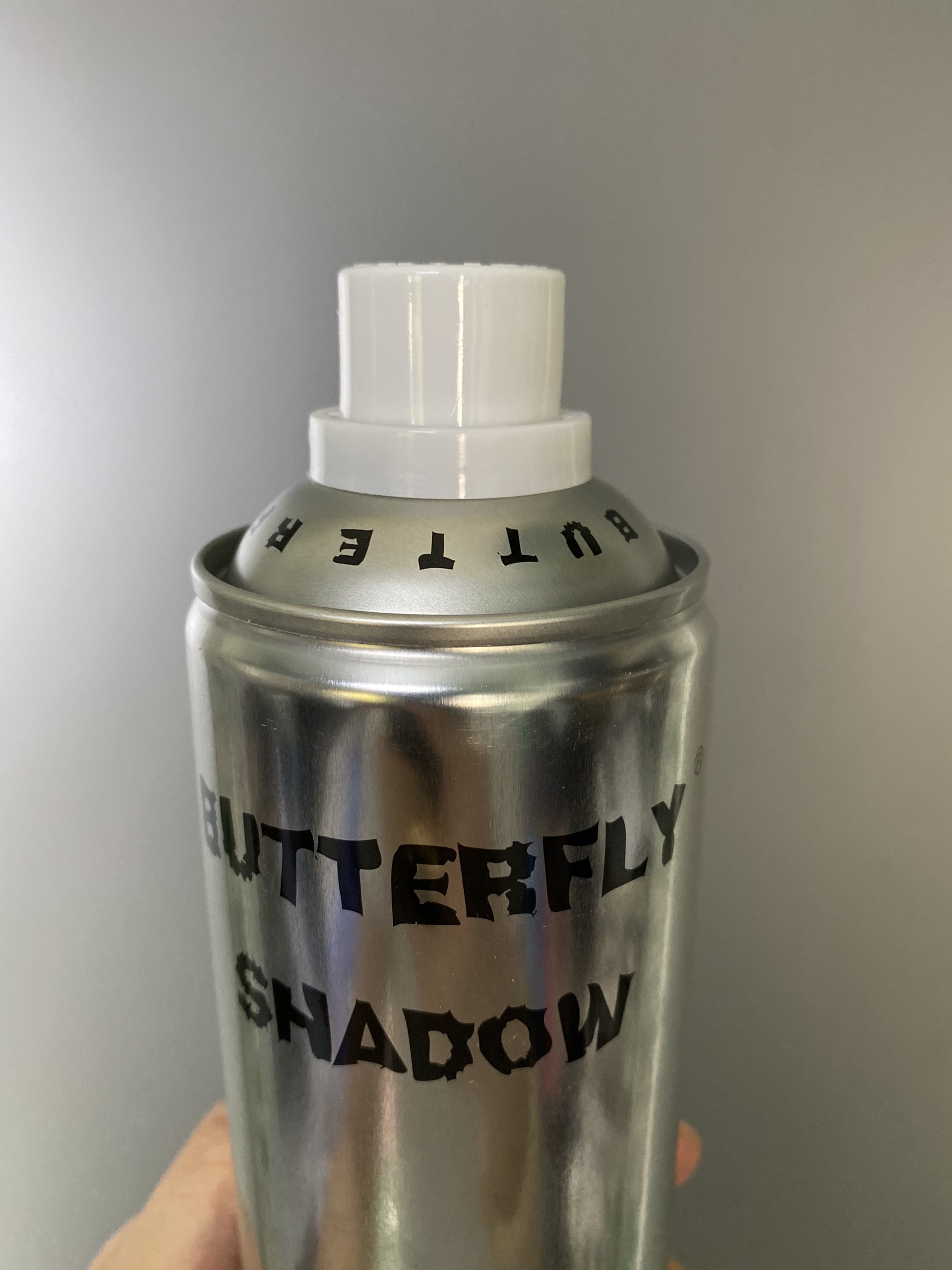 Gôm xịt tóc Butterfly Shadow 600ml