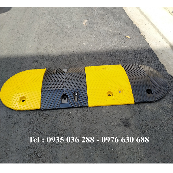 [HCM]Gờ giảm tốc bằng cao su 100x35x5cm