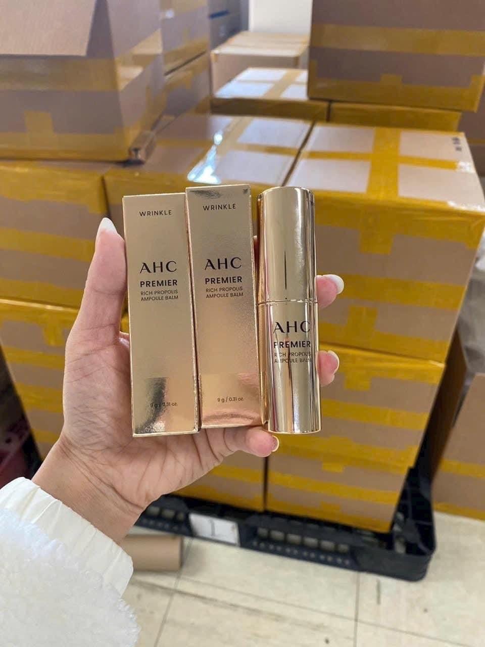 Kem dưỡng dạng thanh lăn dưỡng mắt AHC 9g