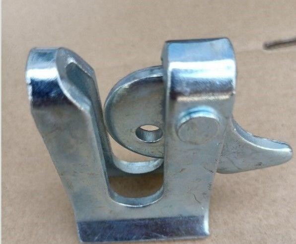 Chốt cửa tự động ,gắn ở cửa chuồng heo, gà