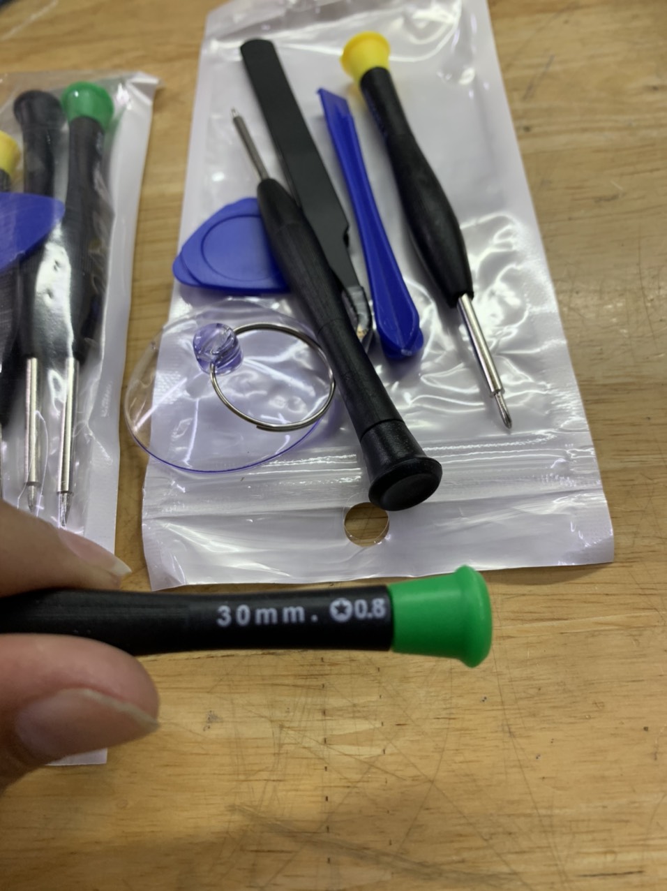 Bộ vít mở iphôn 5/6/7/8/X nhỏ gọn 7in1