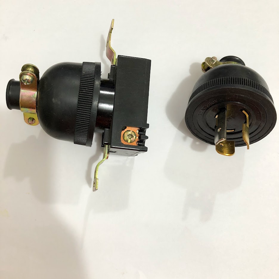Phích cắm 3 cực, Phích cắm 3 chấu