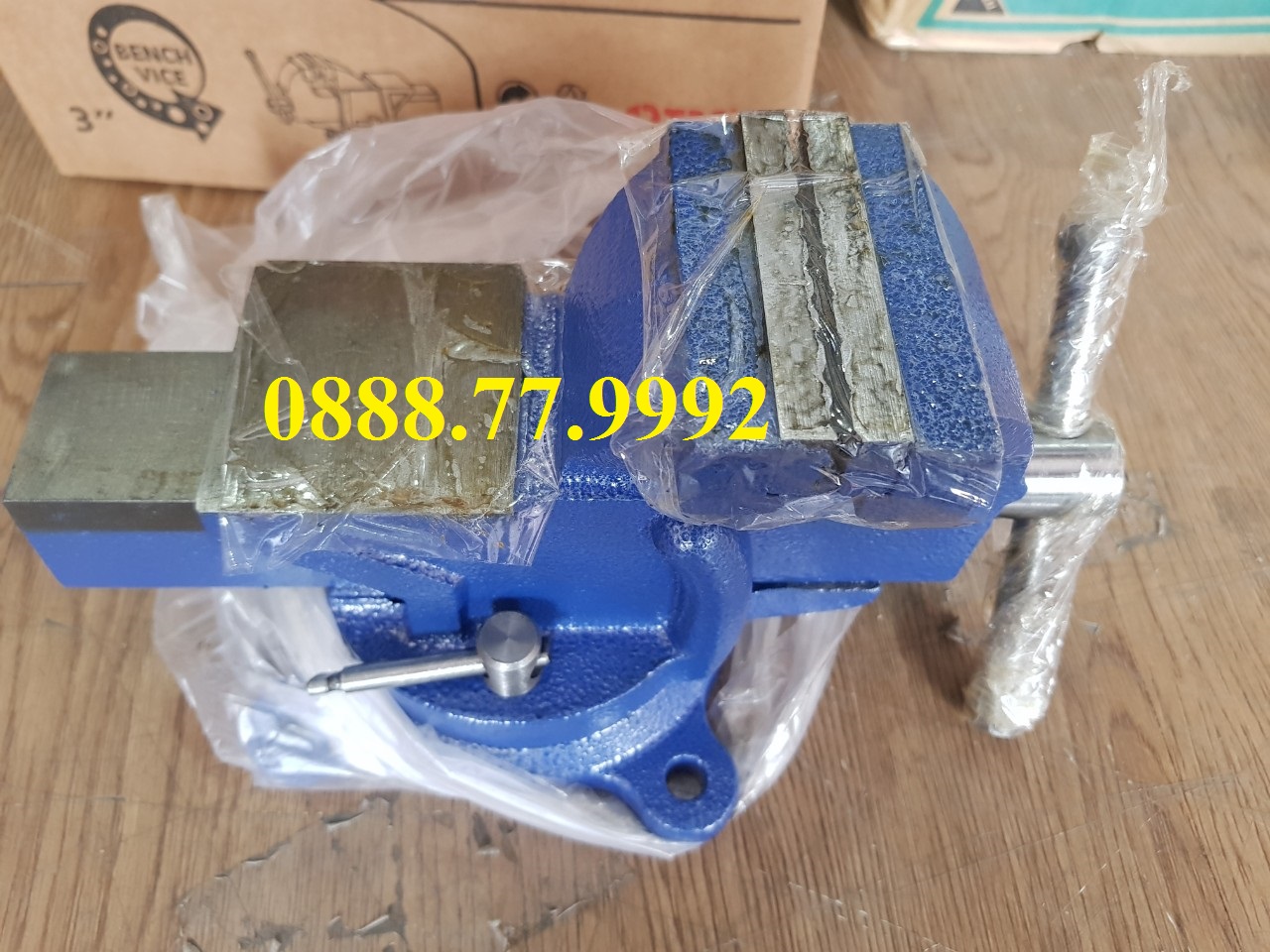 TPC THQ-30 Ê TÔ KẸP MÂM XOAY 3"