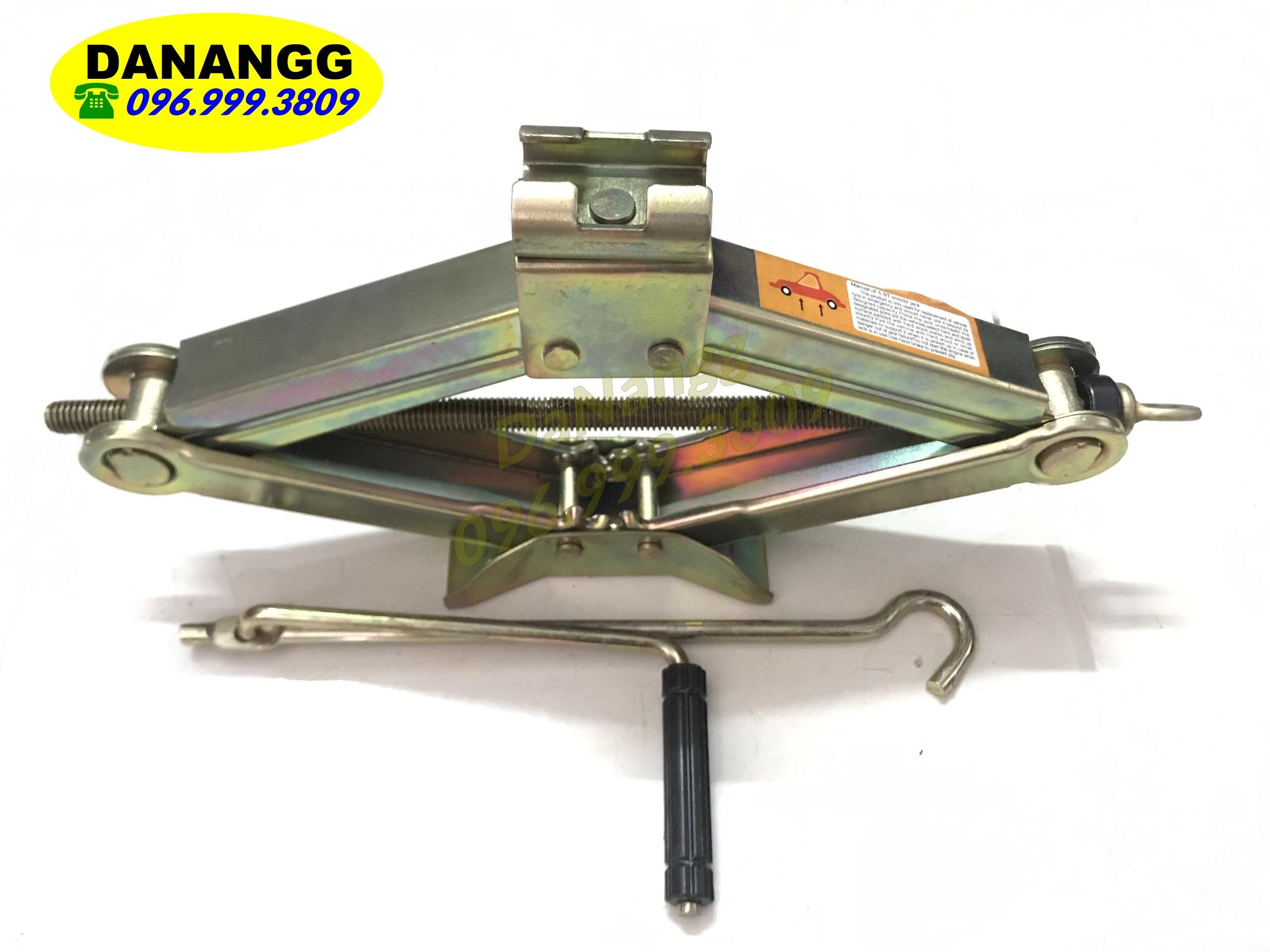 Con đội ô tô xe máy 1 tấn