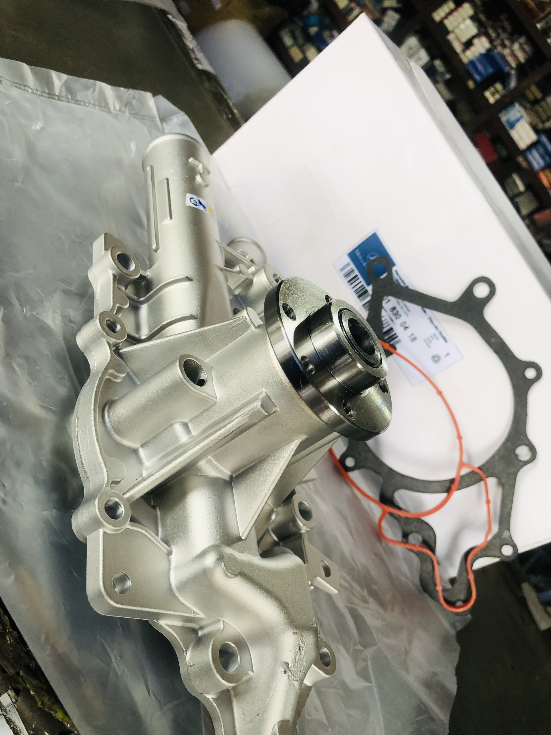 CỤM BƠM NƯỚC  (BƠM TRỘN) MERCEDES BENZ SPRINTER 16 CHỔ