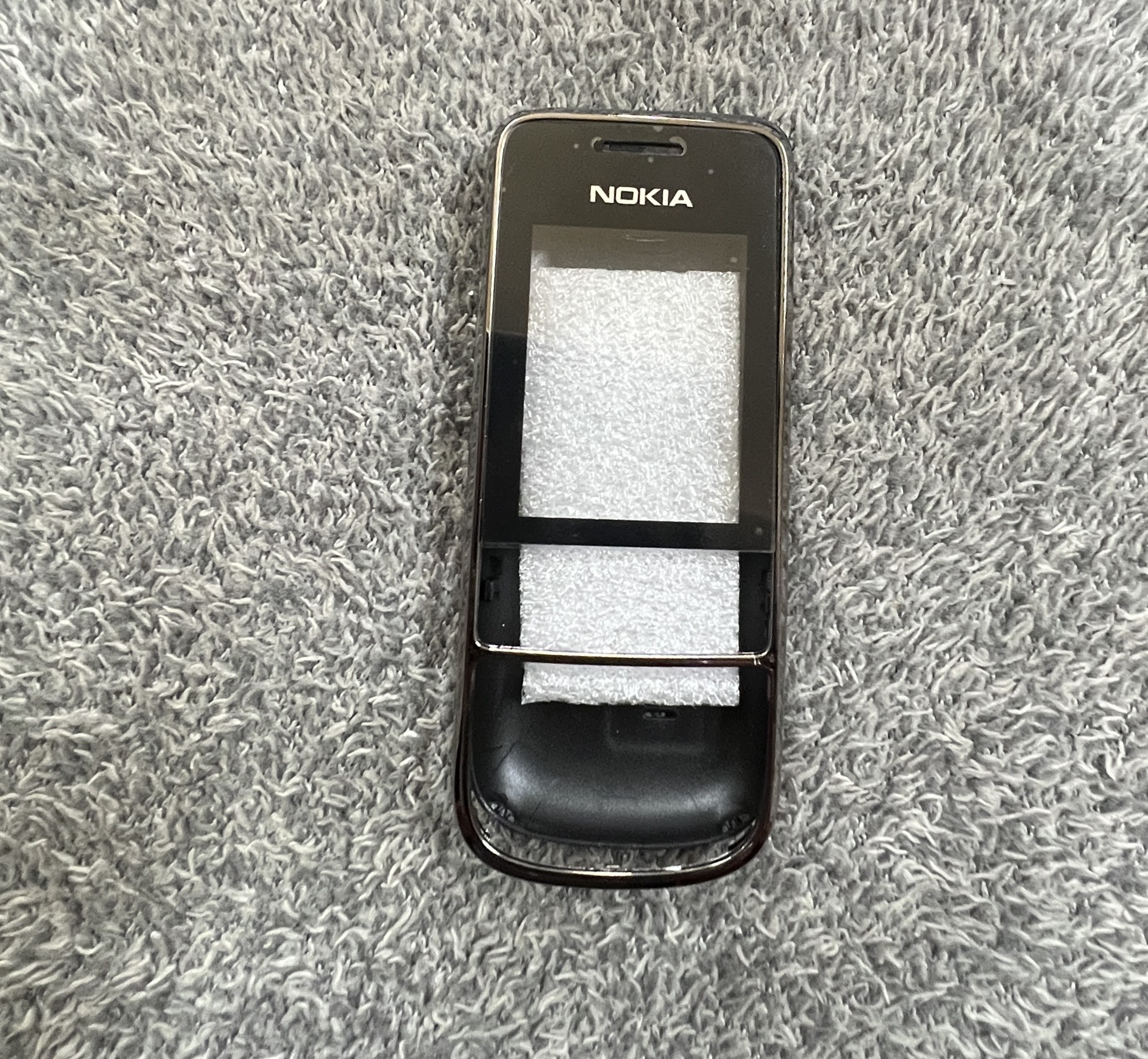 Vỏ Nokia 2700 ( không sườn - không phím )