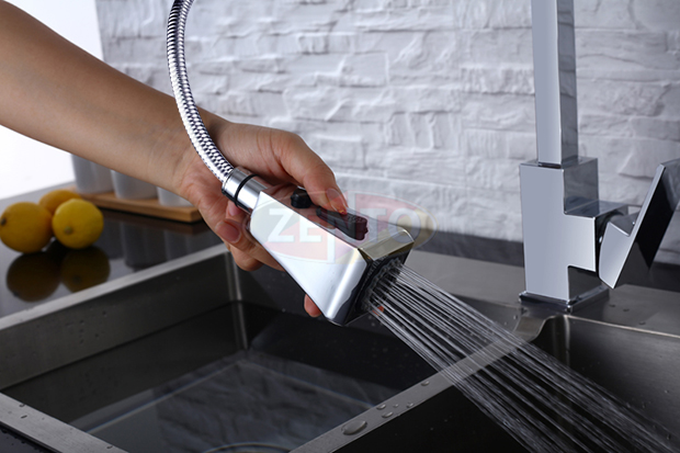 Vòi rửa bát nóng lạnh Pulldown Spray ZT5509-polished (Dây rút)