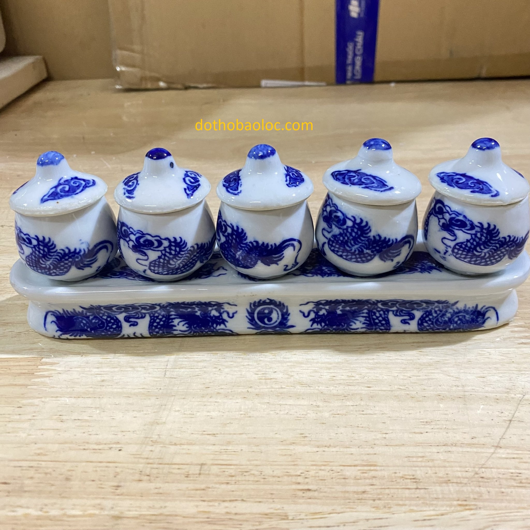 Chum nước thờ ,áng nước sứ Bát Tràng bộ 5 ly