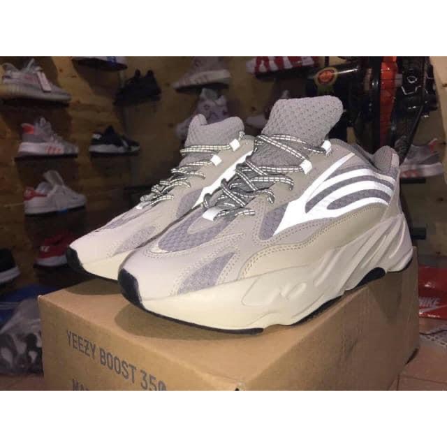 Giày thể thao sneaker nam nữ Boot 700