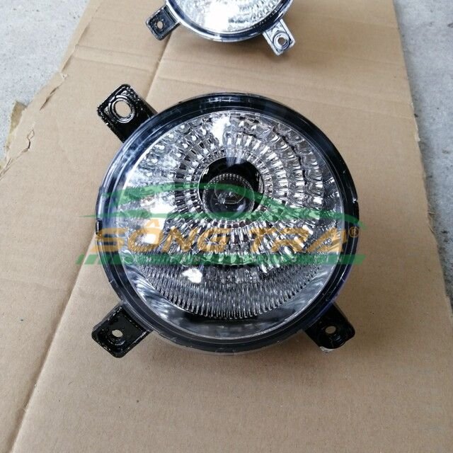 ĐÈN LÙI MATIZ 3/ ĐÈN GẦM SAU MATIZ 3 (TRẮNG HOẶC ĐỎ)