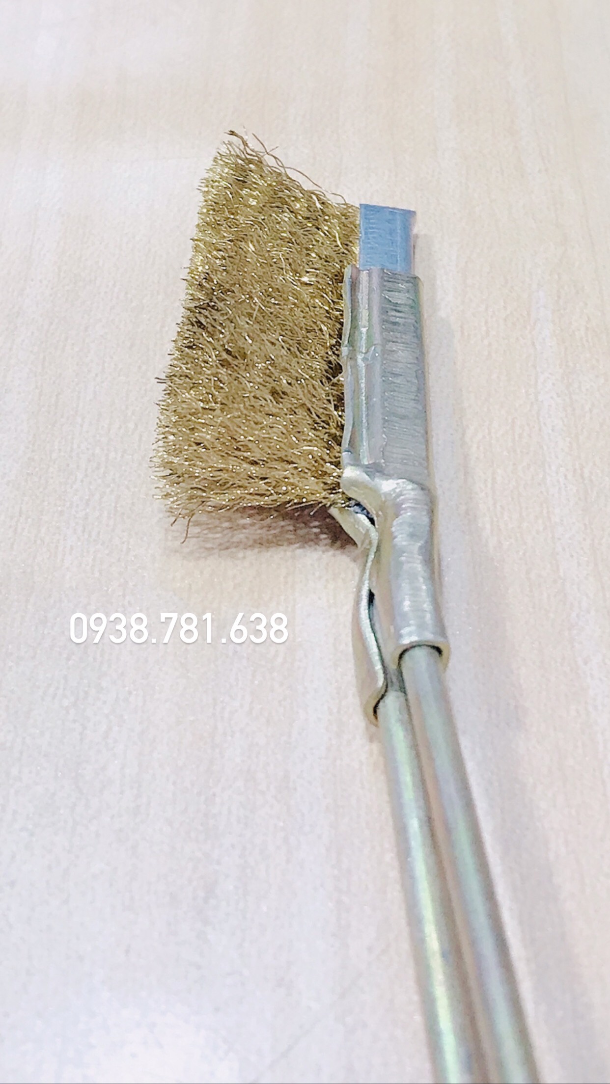 Bàn Chải Cán Sắt Đầu Thẳng Sợi Đồng