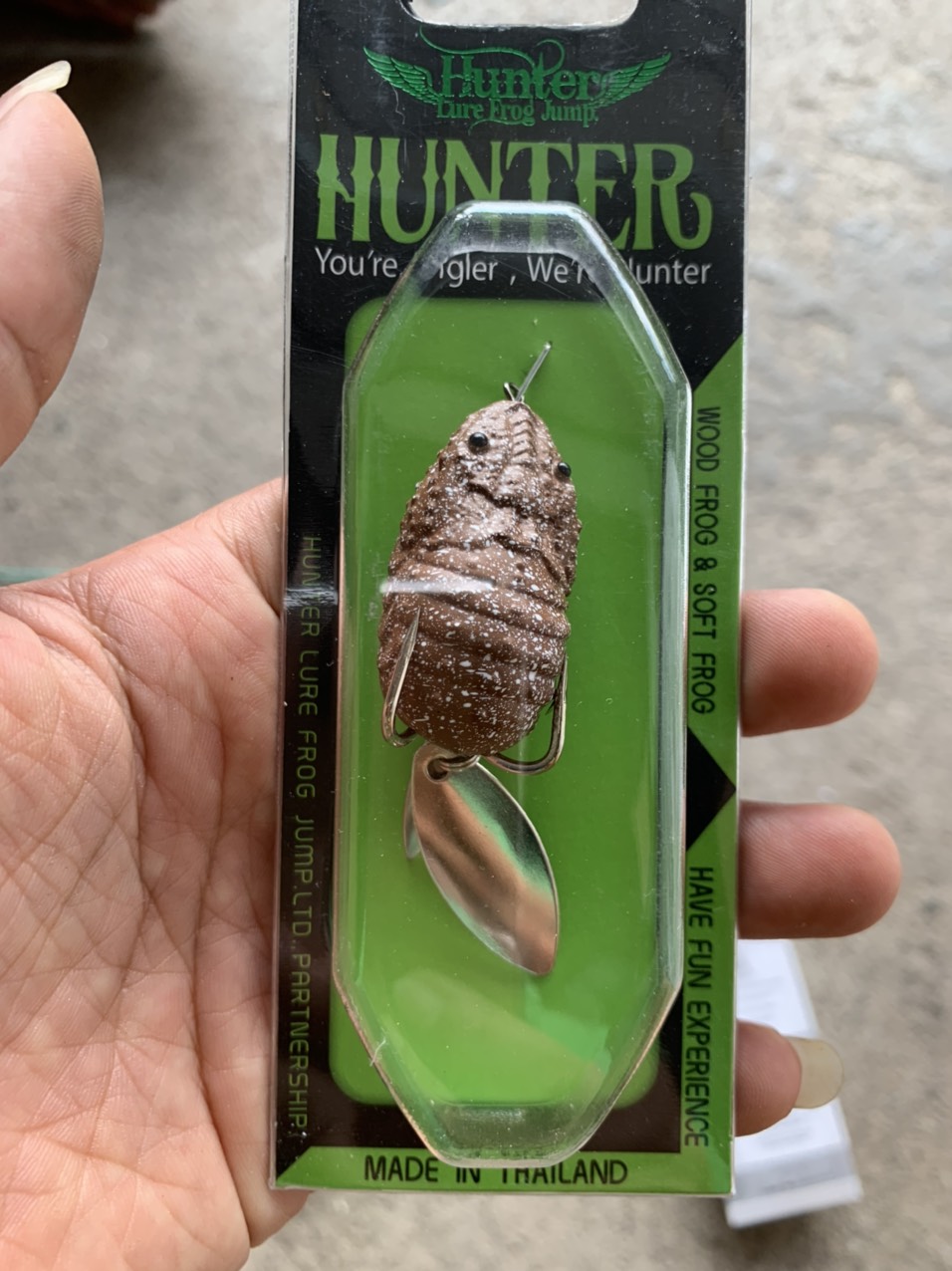 nhái giả , mồi hunter V4 ( mồi giả có thìa rẽ nước sống động)