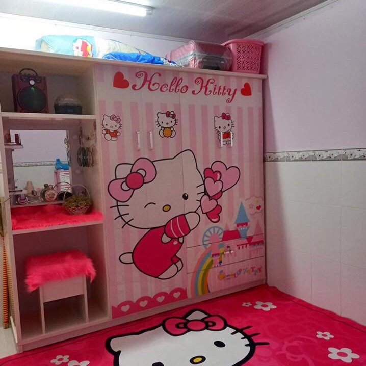 Tủ quần áo kết hợp bàn trang điểm. Tặng kèm thảm lông như hình