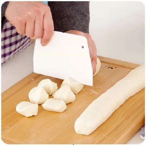 Miếng cắt bột, chà láng, cạo bột dụng cụ làm bánh