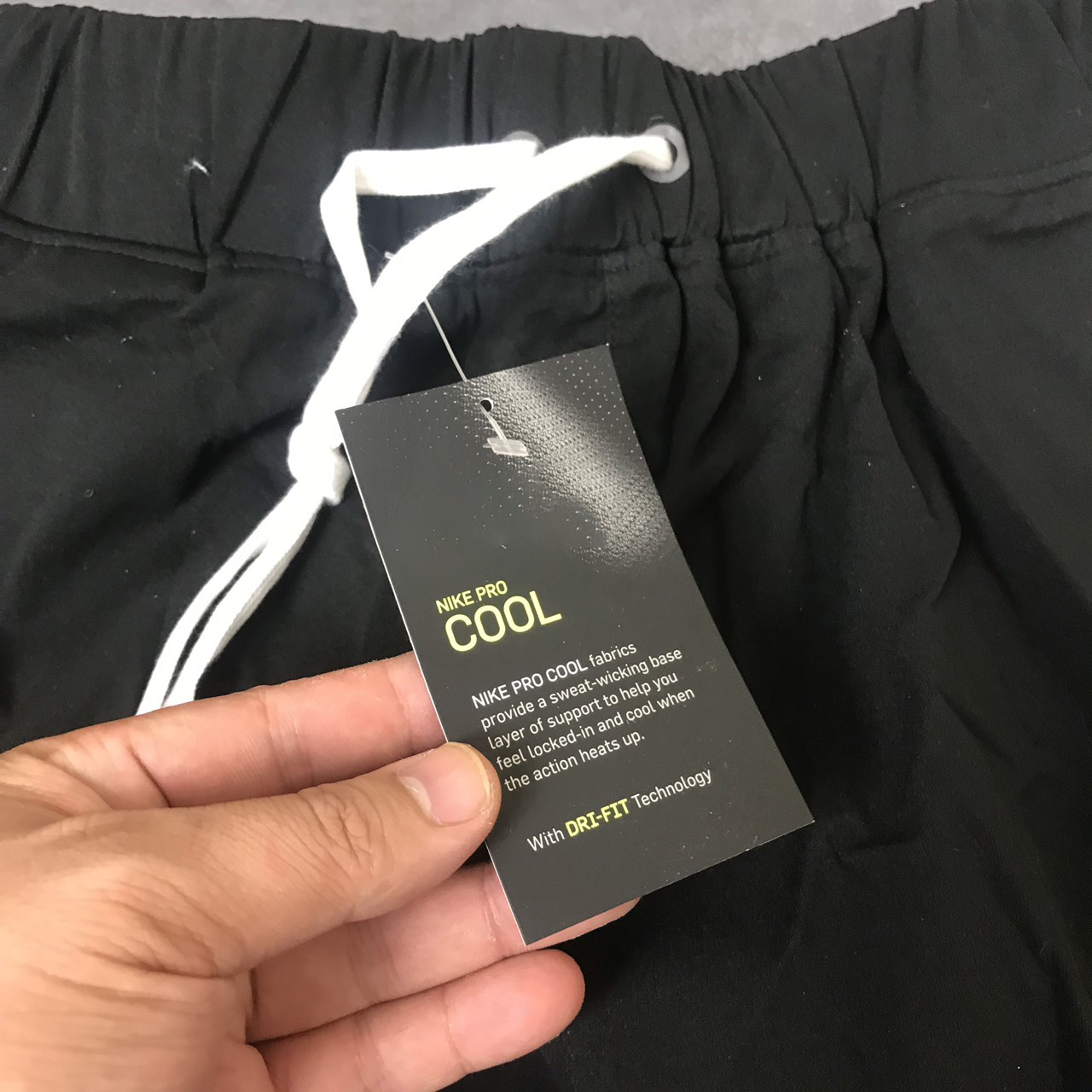 Quần Jogger Nam 1 Sọc Lửng, Poly 2 da Co Dãn 4 Chiều Mã N139