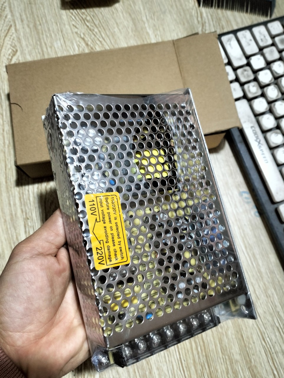 Nguồn đối xứng +-15V