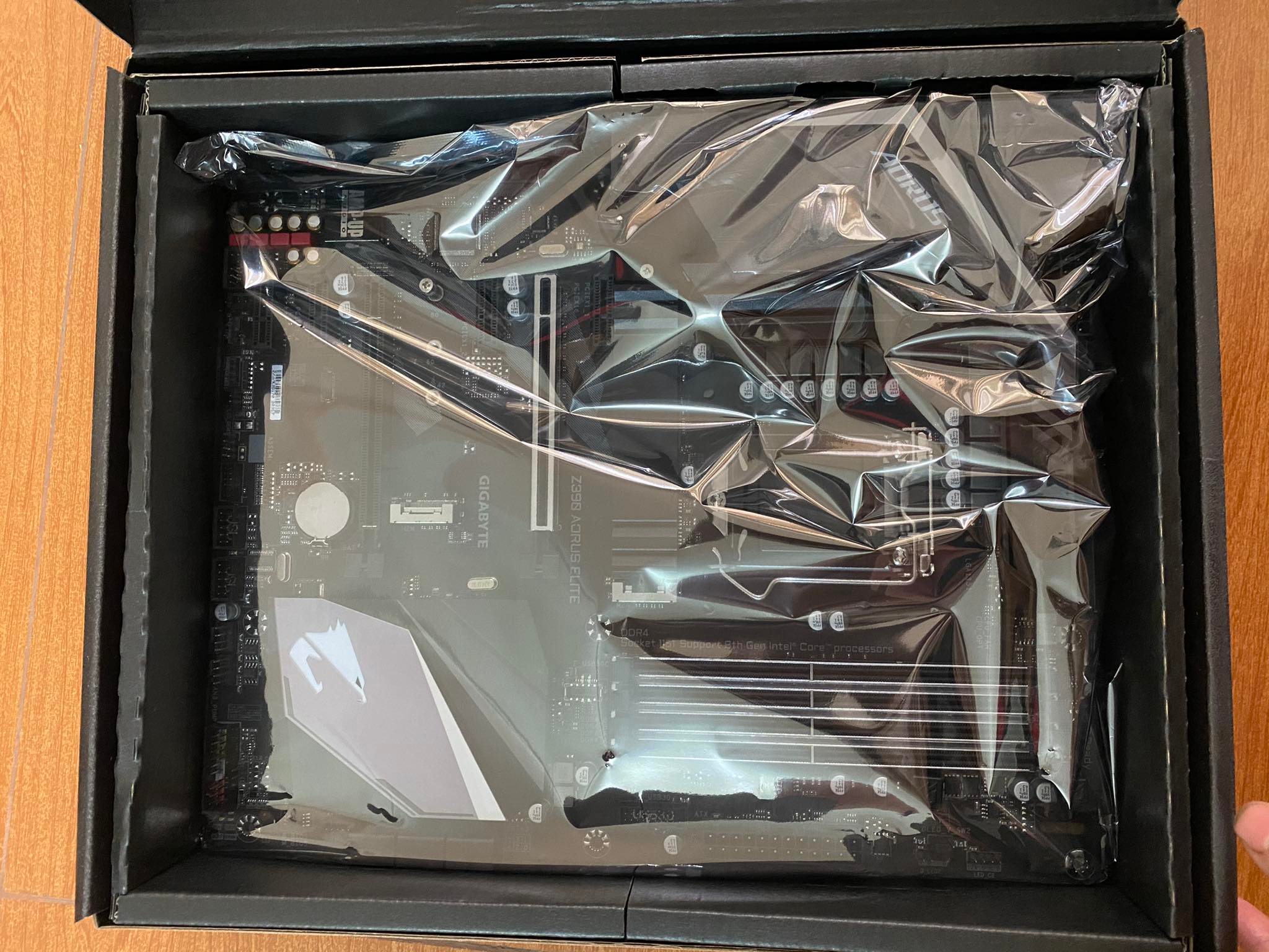 Mainboard GIGABYTE Z390 AORUS ELITE (Intel Z390, Socket 1151, ATX, 4 khe RAM DDR4)