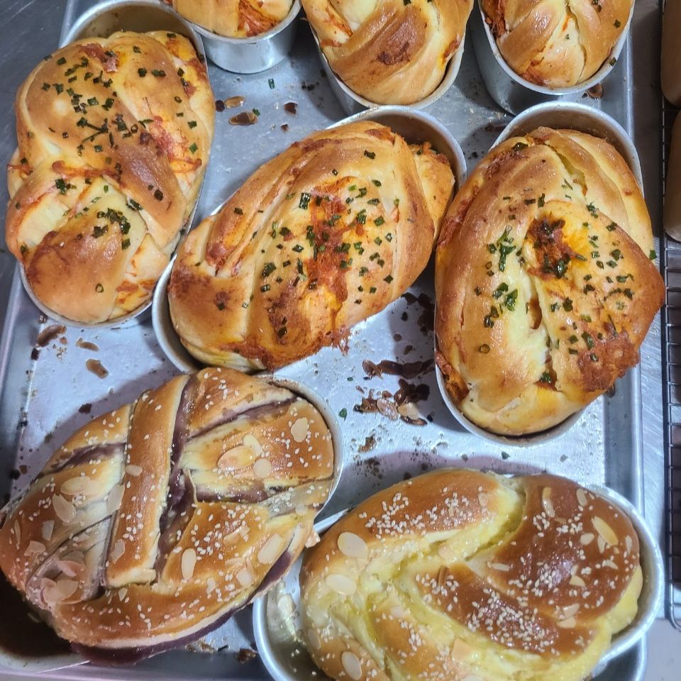 Bánh mì hoa cúc nhân sầu riềng - 350gam ( bánh bên em diều ra mới mỗi ngày )