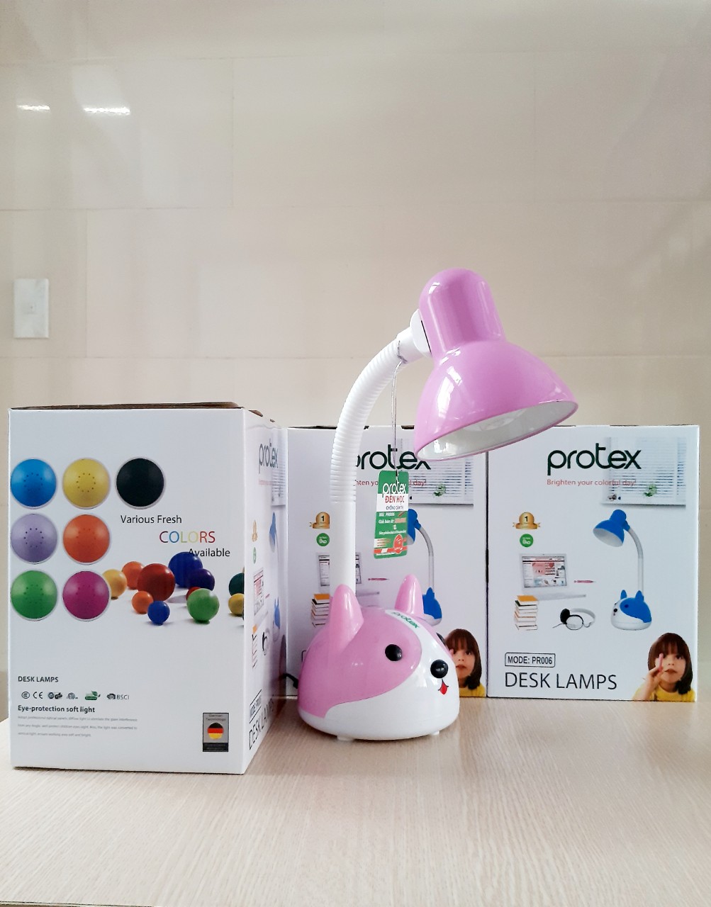 PROTEX đèn bàn chống cận thị PR006